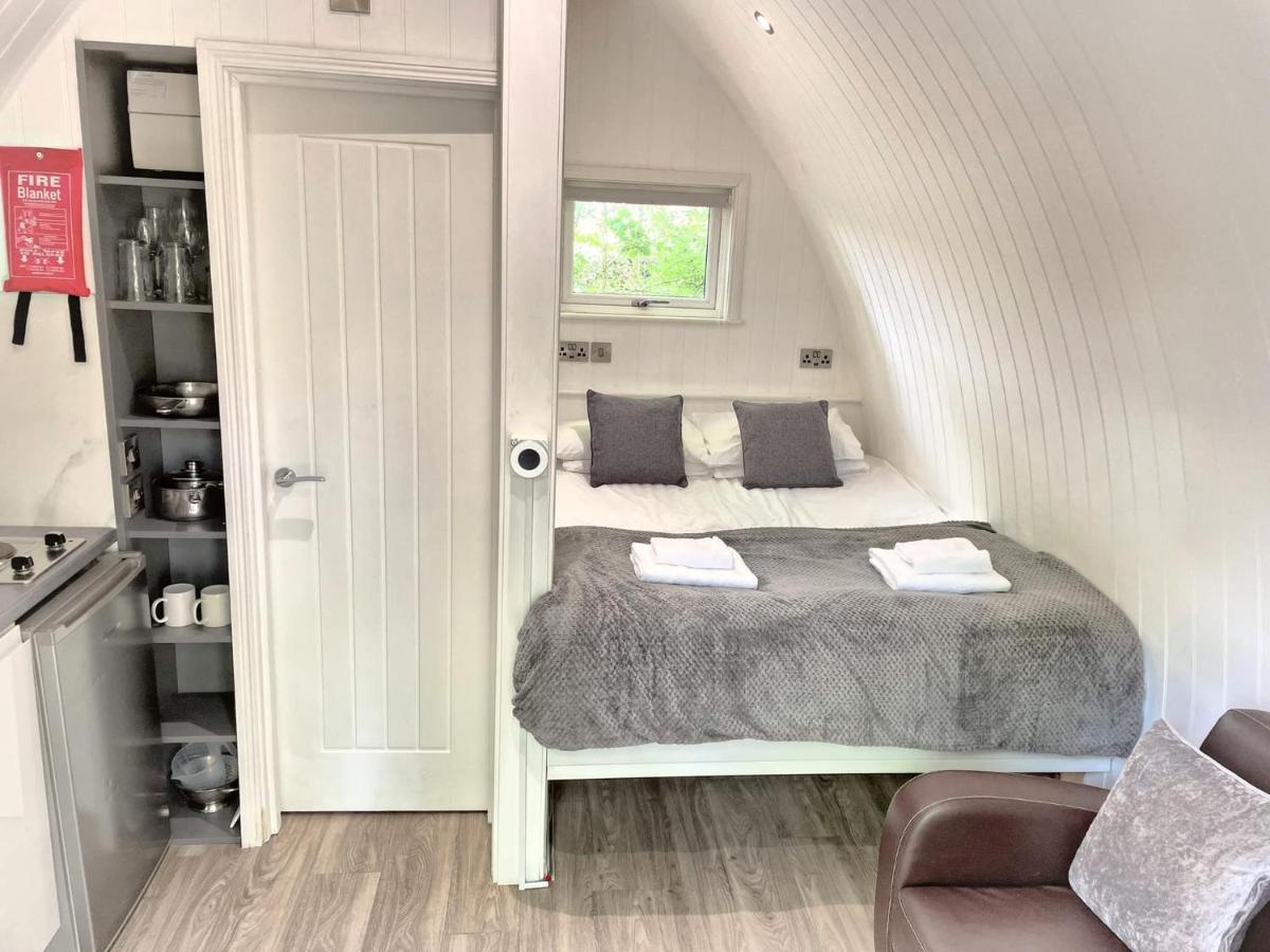 The Pod-Hot Tub-Woodland Lodges-St Clears-Carmarthen Ngoại thất bức ảnh